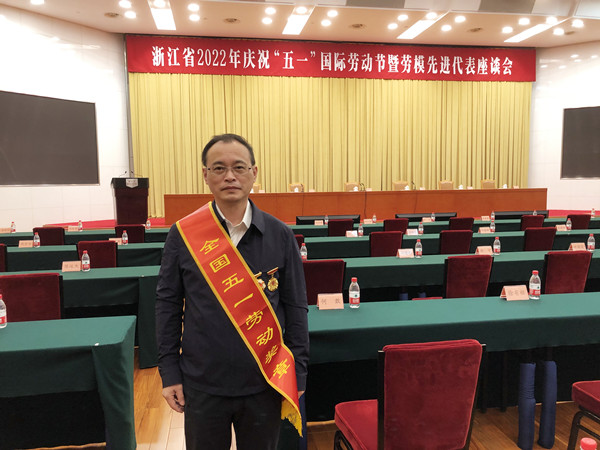 顾青_通讯稿副本.jpg